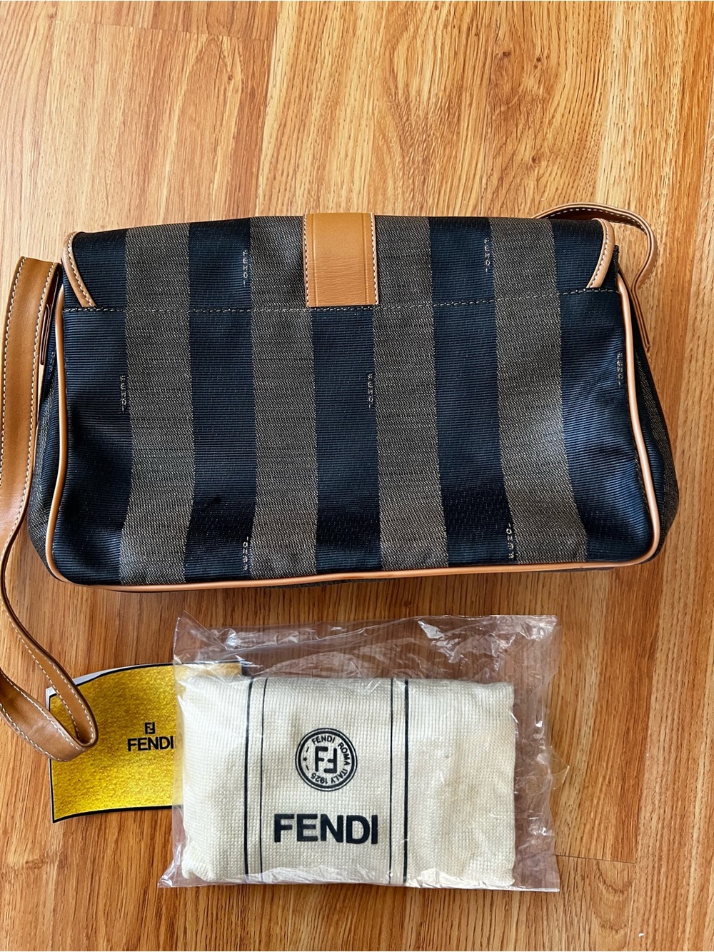 True Vintage Fendi Pequin Black and Brown Crossbody Bag - Picture 2 of 11